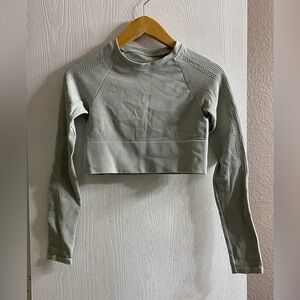 Offline by Aerie Grey ribbed long sleeve crop top  Athletic Shirt size Small
